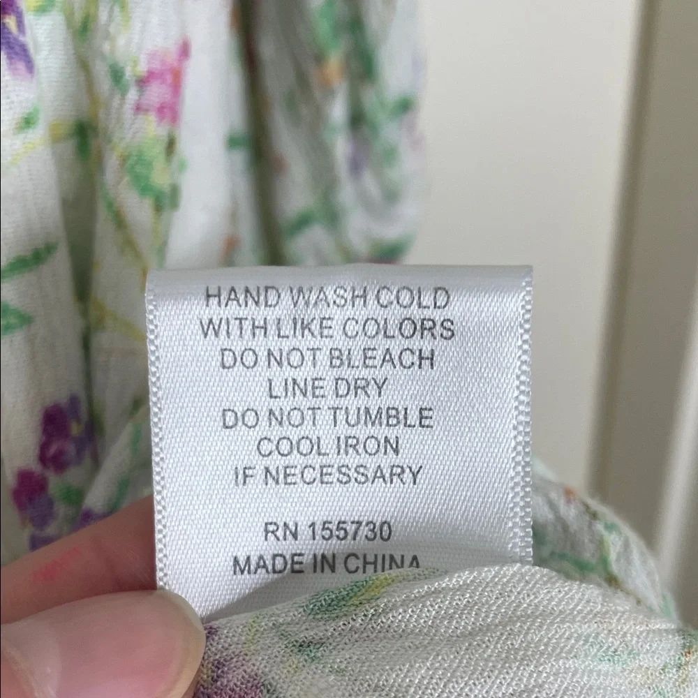 Rose & Olive White Floral Blouse - Picture 3 of 4